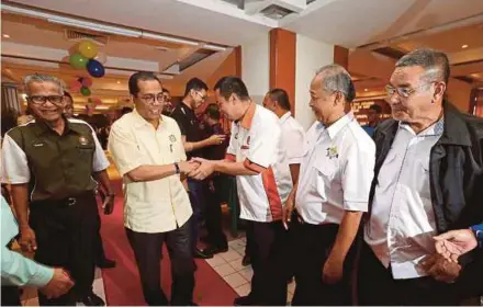  ??  ?? Datuk Seri Mohamed Khaled Nordin
Hari Raya Aidilfitri gathering organised by Johor Baru-Singapore taxi operators
Pic by Zain Ahmed