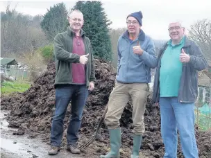  ??  ?? ●● Mick Warren, Phil Poysner and Casey Jones at Brookfield Lane Allotments