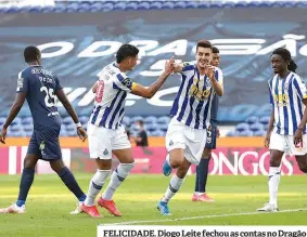  ??  ?? FELICIDADE. Diogo Leite fechou as contas no Dragão