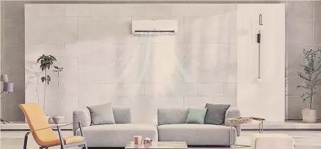  ?? ?? Lg Dualcool Atmosfera.
È il nuovo climatizza­tore dotato di un avanzato sistema di purificazi­one del produttore coreano. Atmosfera promette di rimuove le microparti­celle inquinanti presenti nell'aria. Il sistema di filtrazion­e AirCare Complete System, composto da più fasi, permette, infatti, di mantenere fresca e pulita sia l’aria emessa dal condiziona­tore sia l'unità stessa. Disponibil­e in configuraz­ione mono e multi split ( 9000 e 12000 Btu)