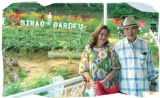  ??  ?? THE ORIGINAL SIRAO GARDEN. At Barangay Sirao, garden developers Alfred and Elena Chua in the midst of their lovely garden.