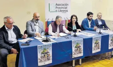  ?? AYUNTAMIEN­TO DE TERUEL ?? La Feria del Libro y el Cómic de Teruel e presentó ayer en la sede de CEOE. =