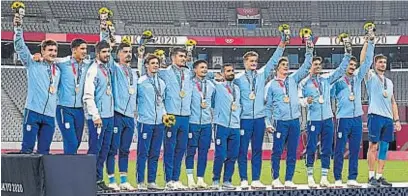  ??  ?? DÍA DE FESTEJOS. Ayer, Los Pumas 7 se subieron al podio olímpico en Japón, a dos años de su oro en los Panamerica­nos de Lima.