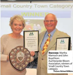  ?? Picture: Richard Wilkins ?? Success Martha Marnoch and John Boyd from Auchterard­er Bloom Associatio­n, winners of Small Country Town category