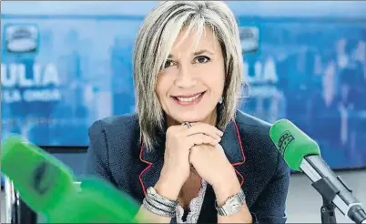  ?? . ?? Carrera brillante Julia Otero presenta desde el 2007 el Julia en la onda y ha ganado numerosos galardones, entre ellos varios Ondas, premios nacionales de Comunicaci­ón y Micrófonos de Oro en las categorías de radio y televisión