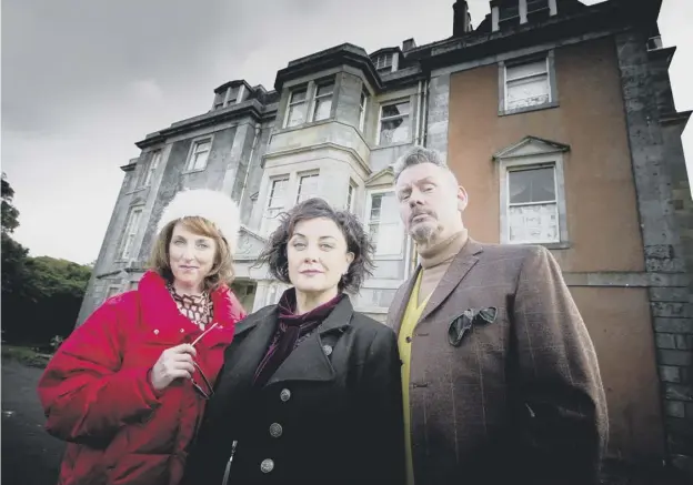  ??  ?? Julie Wilson Nimmo, Lorraine Mcintosh and John Gordon Sinclair in Monday’s dark comedy about a group of Scots ghostbuste­rs, Long Night at Blackstone