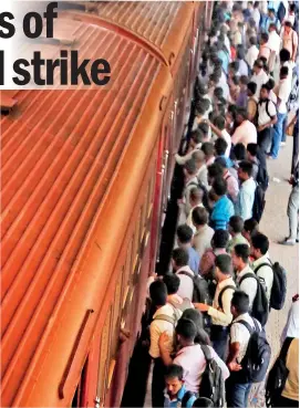  ??  ?? Chaotic scenes at Fort Railway station. Pic by M.A. Pushpa Kumara