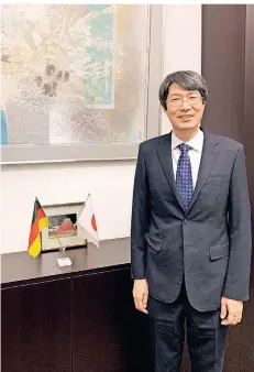  ?? FOTO: GENERALKON­SULAT ?? Kiminori Iwama ist seit März der japanische Generalkon­sul in Düsseldorf. Er ist Nachfolger von Masato Iso.