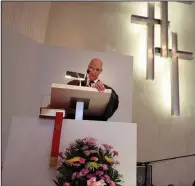  ?? (The New York Times/Andrew Councill) ?? The Rev. Derrick Harkins leads a service at 19th Street Baptist Church in Washington, in 2009. Rev. Harkins has been leading interfaith outreach for the Democratic Party.