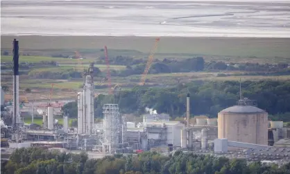  ?? ?? The US-owned CF Fertiliser­s plant in Cheshire. Photograph: Christophe­r Thomond/The Guardian