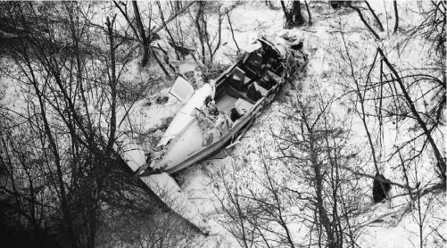  ?? FILE ?? A Wapiti Aviation flight crashed south of Lesser Slave Lake on Oct. 19, 1984, killing six.