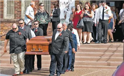  ?? AP ?? Ayer se realizaron los funerales de Claudine Luera, una de las supuestas víctimas del ex marino.