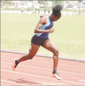  ?? ?? Keliza Smith was in her usual dominant form, recording a sprint double in the 100m and 200m women’s events. (Emmerson Campbell photo)