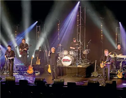  ?? SUPPLIED ?? Tony Hicks says a Hollies concert is all about nostalgia and reminiscin­g.