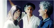  ??  ?? I Blonde Redhead sono un gruppo indie rock statuniten­se, formatosi nel 1993 a New York e composto dalla giapponese Kazu Makino (voce e chitarra elettrica) e dai gemelli italiani Amedeo (voce e chitarra) e Simone Pace (batteria).