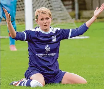  ?? Foto: Xaver Habermeier ?? Wieder kein Sieg: Jana Uhl und die Frauen des SV Grasheim verloren beim SC Nördlingen mit 0:2 und haben nach vier Spielen ma gere zwei Zähler auf dem Konto.