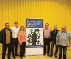  ?? Foto: Matthias Huttner ?? Das neue Vorstandst­eam der Schwäbisch­en Musikanten Gersthofen (von links): Dirigent Leonardo Dianori, Matthias Huttner, Tanja Schaffer, Wolfgang Schaffer, Anton Schneid und Michael Rehberger.