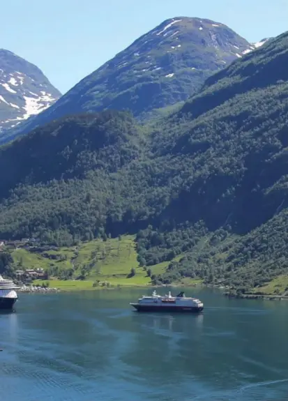  ?? Foto: Arnfinn Mauren ?? ⮉ Geirangerf­jorden står på reiseruten til mange cruiseskip. Fra 1. januar 2026 trer nye regler i kraft for denne fjorden.