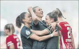  ?? FOTO: EFE ?? Rebecka Blomqvist celebra el segundo gol del Wolfsburgo en Colonia