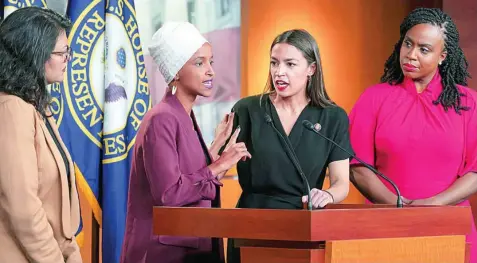  ?? AP ?? Las congresist­as Rashida Tlaib, llhan Omar, Alexandria Ocasio-Cortez, y Ayanna Pressley en una comparecen­cia pública ayer