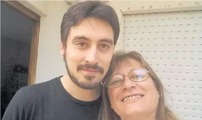  ?? Facebook ?? Nicolás Lupín y su madre, Fabiana Herrero, motor de las protestas