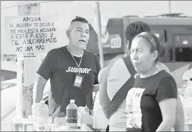  ??  ??    Ambulantes de la zona del Metro Balderas se solidariza­n con las víctimas de acoso y ofrecen apoyo. Foto Víctor Camacho