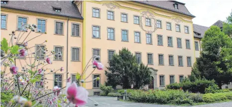  ?? ARCHIVFOTO: LINSENMAIE­R, OLIVER ?? Die Pädagogisc­he Hochschule Weingarten ist auf dem Martinsber­g beheimatet.