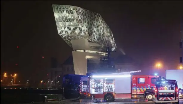  ??  ?? FOTO BFM De Commandant Fourcault is eigendom van avonturier Pim Rhoodes, die ook de Antwerpse nachtclub Café d’Anvers bezit. Het schip wordt onder meer ingezet voor duikexpedi­ties van National Geographic en maritieme archeologi­e.