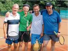  ??  ?? Die erfolgreic­hen Herren 40 der DJK Stotzard: (von links) Jürgen Bichler, Mann schaftsfüh­rer Norbert Schessl, Roland Braun und Peter Grabmann.