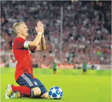  ?? FOTO: IMAGO ?? Schweinste­iger genoss seinen emotionale­n Bayern- Abschied