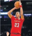  ??  ?? Promedió 18.5 por juego, así como 6.4 rebotes, 3.7 asistencia­s y 1.4 robos, liderando a Texas Tech a su primer aparición de campeonato nacional en la historia. Jarrett Culver