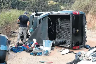  ?? NIVALDO LIMA/FUTURA PRESS-18/3/2018 ?? Perseguiçã­o. Suspeitos fugiram após abordagem policial e acabaram capotando veículo