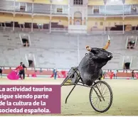  ?? FOTO: AP ?? La actividad taurina sigue siendo parte de la cultura de la sociedad española.