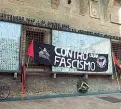  ??  ?? Un presidio degli antifascis­ti