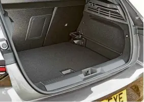  ?? ?? Boot space
Astra’s 422-litre boot is the biggest with the seats up, but is beaten by the Focus with them folded