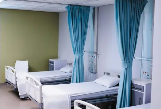  ?? PHOTO D’ARCHIVES ?? Cette année, les hôpitaux qui ferment des lits disent le faire en raison d’une baisse d’achalandag­e, pour les vacances ou pour des travaux. Près de 400 lits seront fermés dans 23 centres hospitalie­rs pendant la saison estivale.