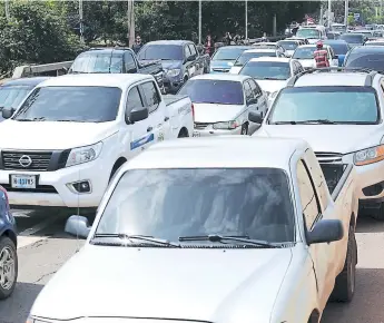  ?? FOTO: EL HERALDO ?? El pago de tasa vial se realizará a partir de julio y se efectúa según la nomenclatu­ra y cilindraje de la unidad. El pago también incluye motociclet­as y rastras.