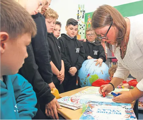  ??  ?? YOUNGSTERS across Dundee are being invited to take part in the summer reading challenge 2018.
The initiative asks children aged 4-11 to borrow and read any six library books over the summer holidays.
The theme for this year’s challenge is Mischief...