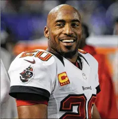  ?? JIM MONE/ASSOCIATED PRESS 2012 ?? Former Buccaneers defensive back Ronde Barber is among eight players and former coach Don Coryell who were voted into the Pro Football Hall of Fame. Barber was a three-time All-pro and led the NFL with 10 intercepti­ons in 2001.