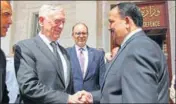  ?? REUTERS ?? Iraq's defence minister Erfan alHiyali (right) welcomes US defence secretary James Mattis in Baghdad on Tuesday.