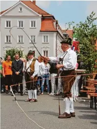  ??  ?? Die Goißlschna­lzer liefern am Samstag eine unterhalts­ame Darbietung.