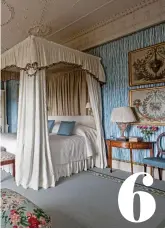  ??  ?? YULE SLEEP: The bedrooms at Ballyfin Demesne were good enough for Kim and Kanye, left