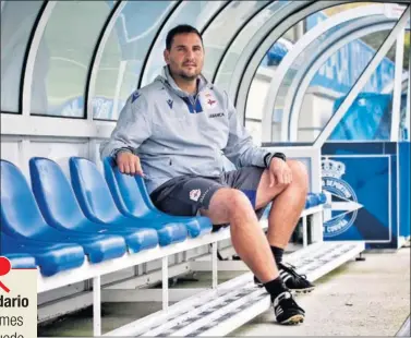  ??  ?? Manu Sánchez, entrenador del Deportivo, posa para el Diario AS en Abegondo.