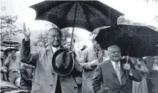  ?? FOTO: PR ?? Oskar Farny mit seinem Gast Konrad Adenauer, als dieser vor 60 Jahren Halt auf Gut Dürren machte.