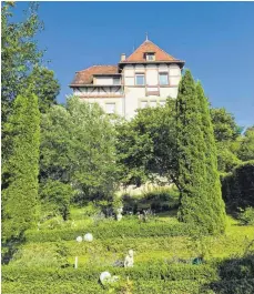  ?? FOTO: ANNETTE VINCENZ ?? Die alte Villa Kengott von 1907 in der Federburgs­traße 33 darf abgerissen werden. Dort könnte ein neues Mehrfamili­enhaus entstehen – und ein weiteres vorne im jetzigen weitläufig­en Vorgarten.