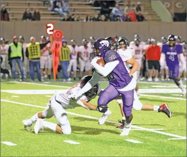  ?? Penny Chanler/Special to the News-Times ?? Big game: El Dorado's Shadarious Plummer rushed for 139 yards and four touchdowns in a 52-51 win over Searcy on Friday. The Wildcats will travel to West Memphis on Thursday in the regular season finale.