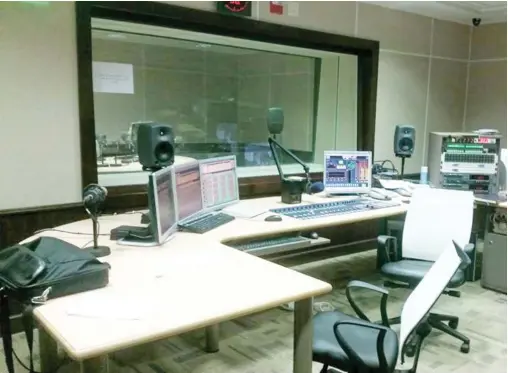  ??  ?? The Saudia Radio studio in Jeddah. (AN photo by Essam Al-Ghalib)