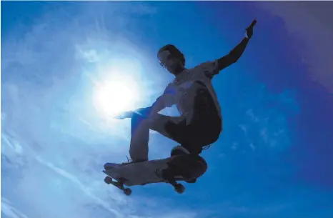  ?? ARCHIVFOTO: DPA ?? Namhafte und überregion­al bekannte Größen der Skater-Szene kommen am Samstag zum Wettbewerb nach Bad Waldsee. Der jährliche Skate-Contest findet erstmals im Rahmen eines oberschwab­enweiten Regio-Cups statt.