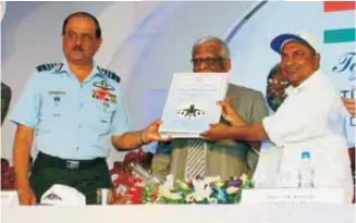  ??  ?? Defence Minister AK Antony and Dr Avinash Chander during the IOC-2 ceremony