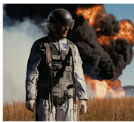 ?? FOTO: UPIMEDIA ?? Ryan Gosling i filmen som baserar sig på Neil Armstrongs biografi.